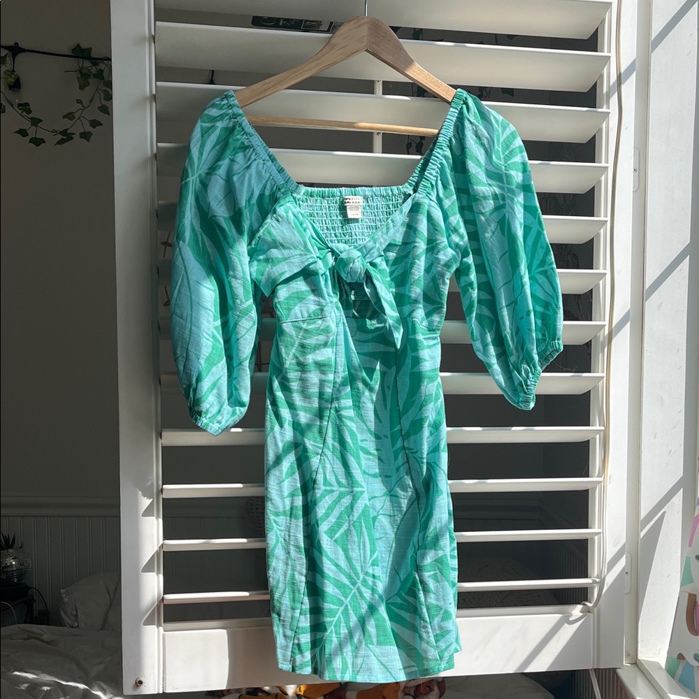 Billabong Teal Leaf Pattern 3/4 Sleeve Dress